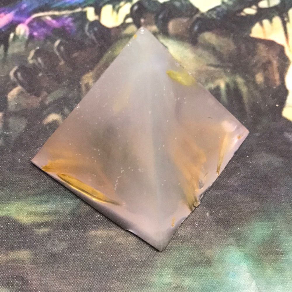 Custom epoxy resin pyramid with a daisy New